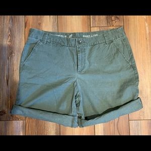 Gap Khakis Boyfriend Roll-Up Shorts